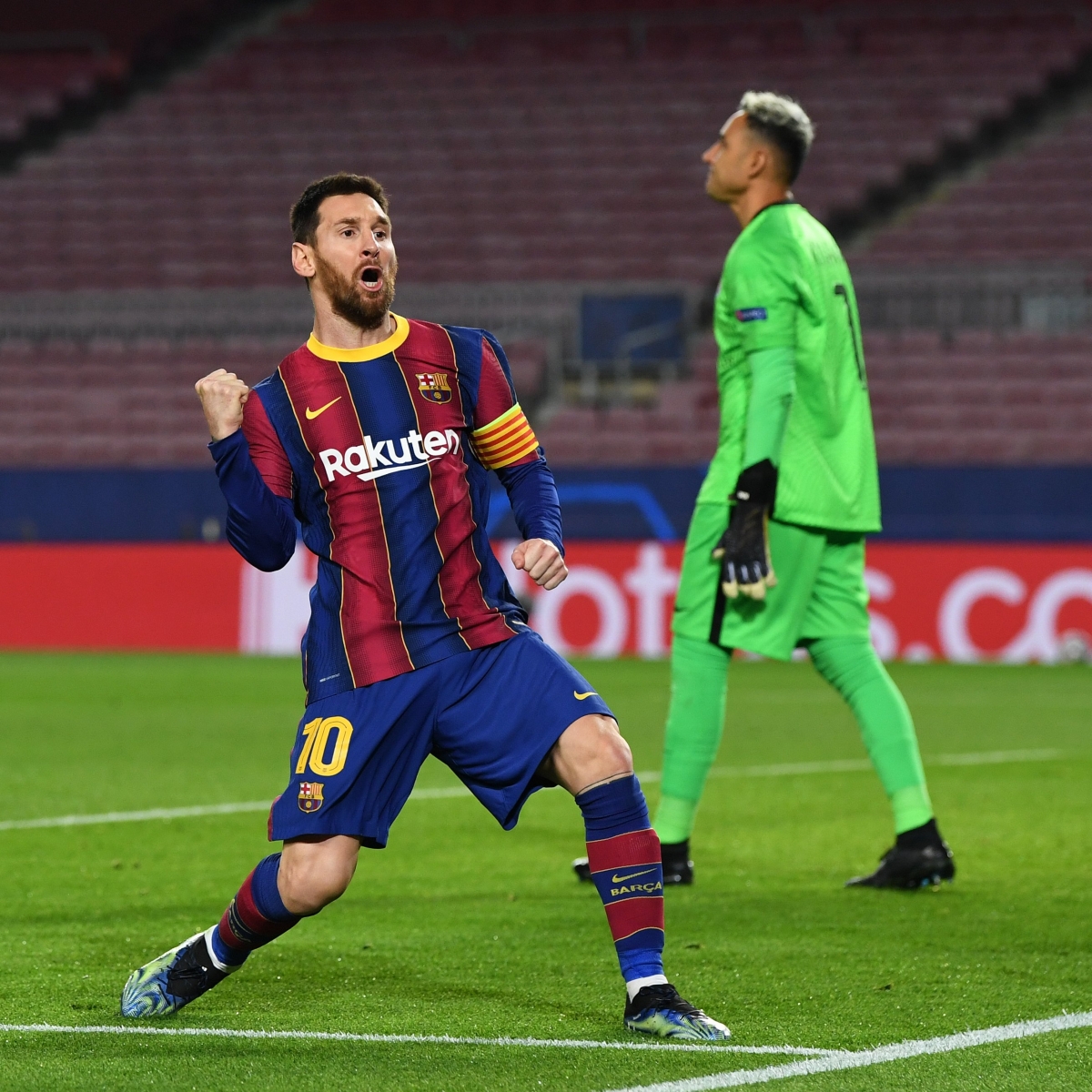 Messi ăn mừng bàn mở tỉ số (Ảnh: Getty).