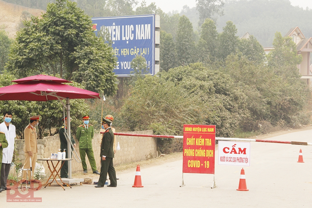 Thôn Kiệu Đông được dỡ bỏ cách ly, Bắc Giang "chi viện" 2 tỷ đồng cho Hải Dương chống dịch Covid-19