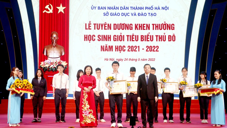 Hà Nội: Tuyên dương, khen thưởng 700 học sinh giỏi tiêu biểu