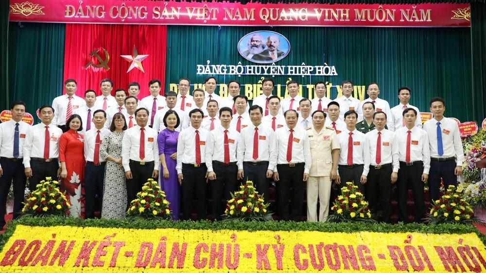 bac giang ong ngo tien dung tiep tuc giu chuc bi thu huyen uy hiep hoa khoa xxiv nhiem ky 2020 2025