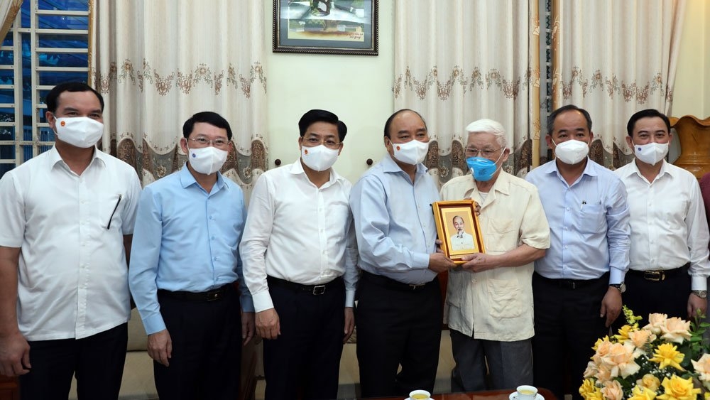 Chủ tịch nước trao Huân chương Lao động cho tỉnh Bắc Giang