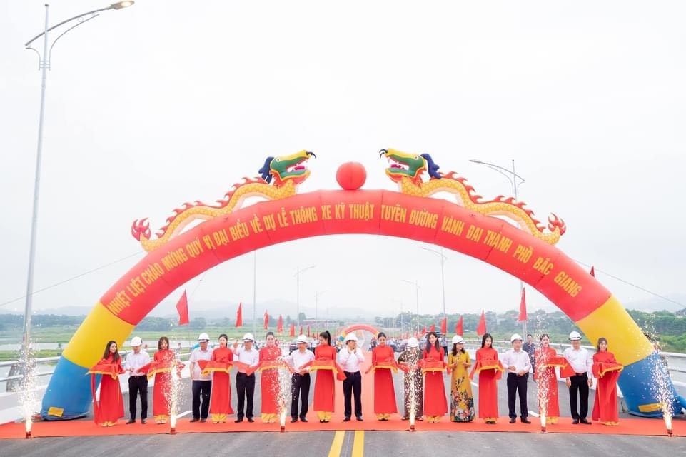 Thành phố Bắc Giang thông xe kỹ thuật đường vành đai chào mừng Đại hội Đảng bộ tỉnh lần thứ XIX