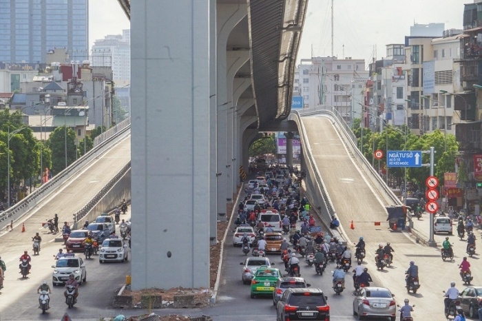 Hà Nội: Thông xe đường Vành đai 2 trên cao, phương tiện đi lại thế nào?