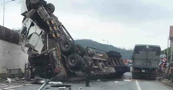 Xe bồn ôm cua lên cao tốc, cán chết người đi xe máy ở Sài Gòn