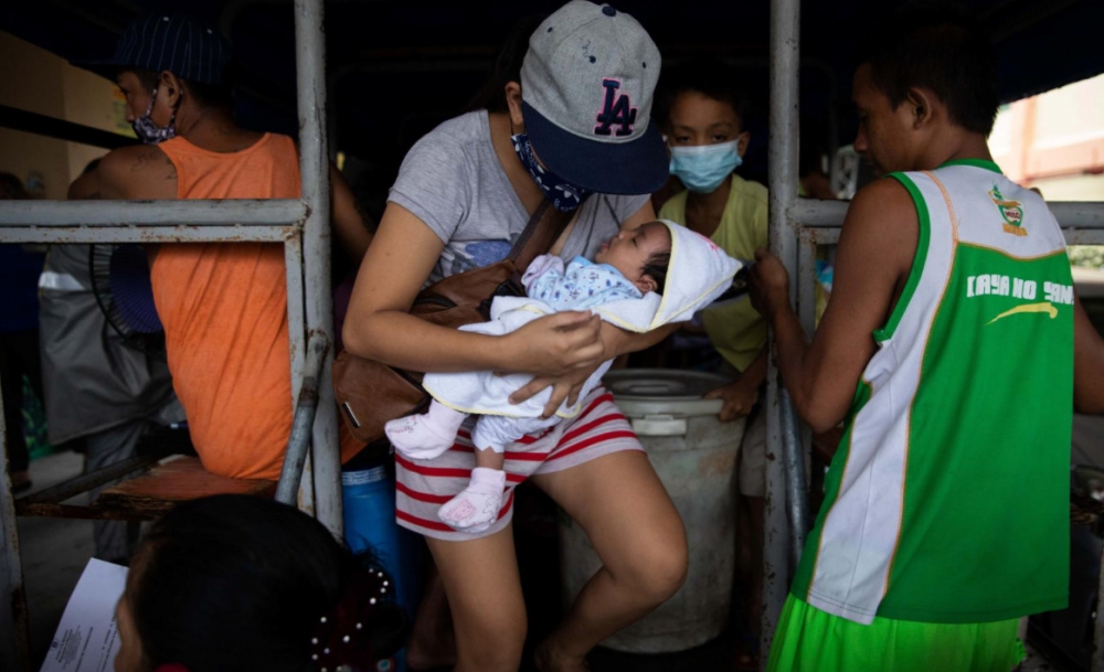 Bão Vamco gây lũ lụt tồi tệ nhất ở thủ đô Philippines trong nhiều năm