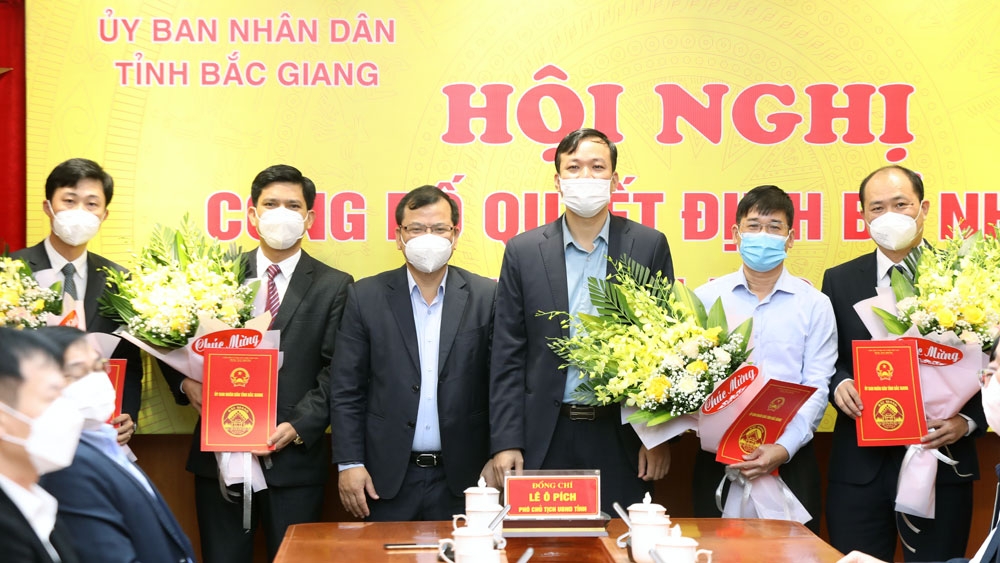 Bắc Giang: bổ nhiệm 4 Phó Giám đốc sở ngay trong ngày đầu tháng 11