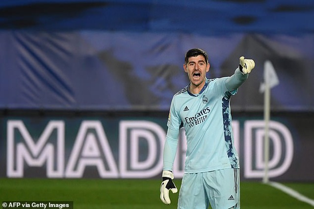 Real Madrid 3-1 Bilbao: Kroos, Benzema tỏa sáng - 2