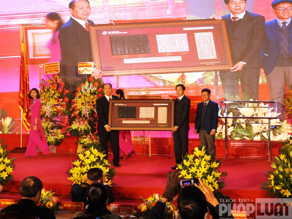 Chủ tịch nước phong tặng danh hiệu Anh hùng Lao động thời kỳ đổi mới cho Đảng bộ, chính quyền và nhân dân huyện Việt Yên