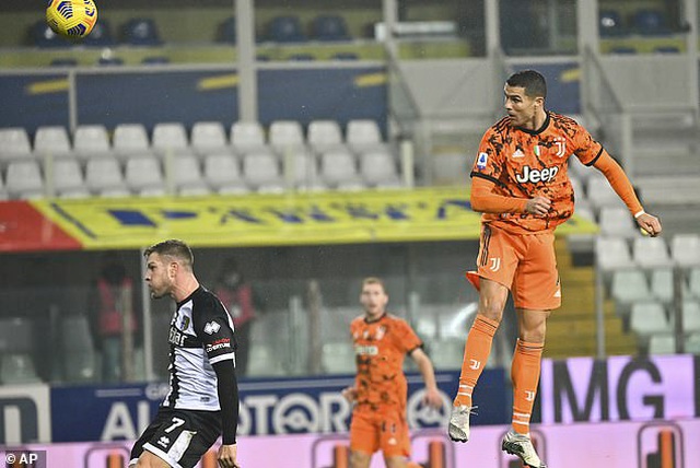 C.Ronaldo tỏa sáng rực rỡ, Juventus đại thắng Parma - 2