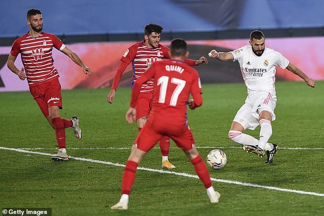 Benzema ấn định chiến thắng 2-0 cho Real Madrid ở phút bù giờ cuối cùng