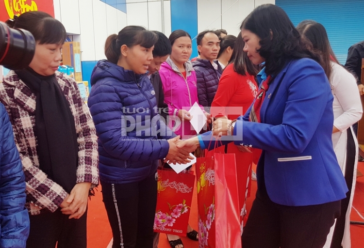 Xe miễn phí đưa công nhân  về quê ăn Tết Nguyên đán 2020