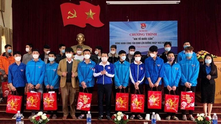 Vĩnh Phúc: Khen thưởng 15 đoàn viên, thanh niên tiêu biểu viết đơn tình nguyện lên đường nhập ngũ