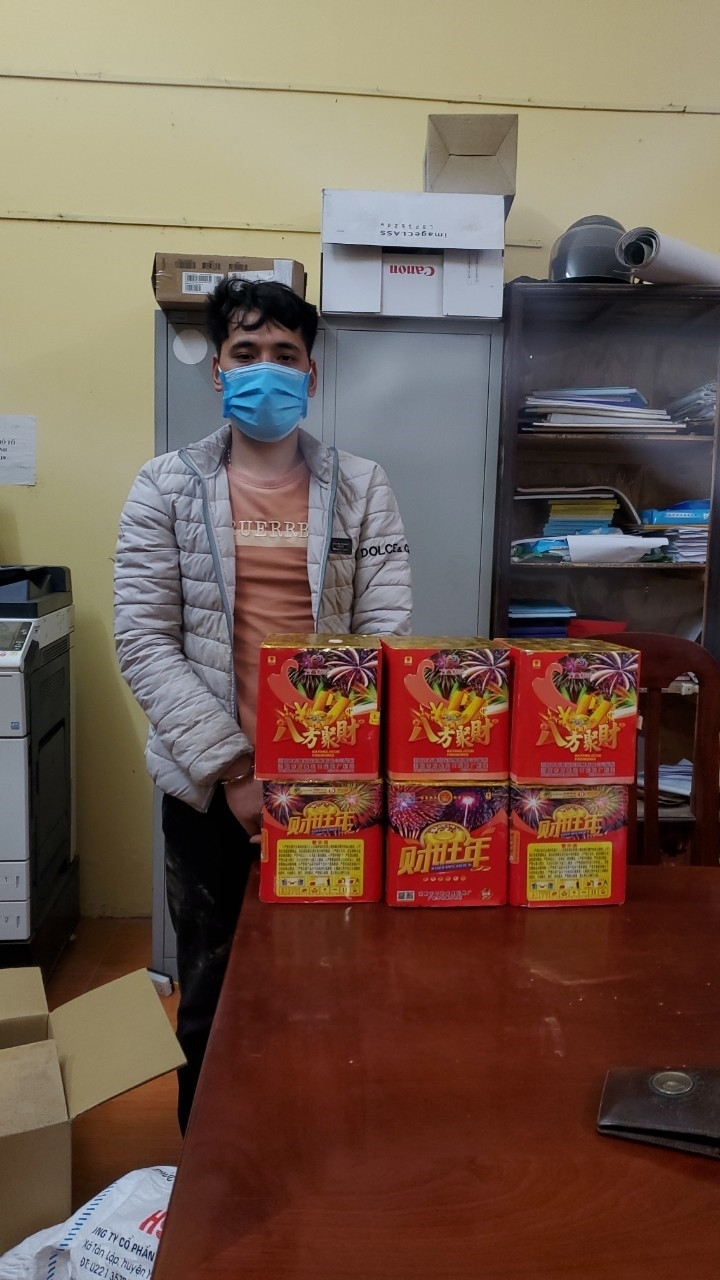 Sông Lô (Vĩnh Phúc): Bắt giữ 4 vụ tàng trữ pháo nổ thu giữ hơn 12kg pháo