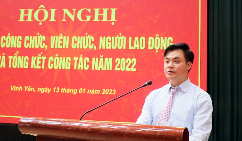 Đ.c Phó Chủ tịch UBND thành phố Đào Văn Quyết báo cáo kết quả năm 2022