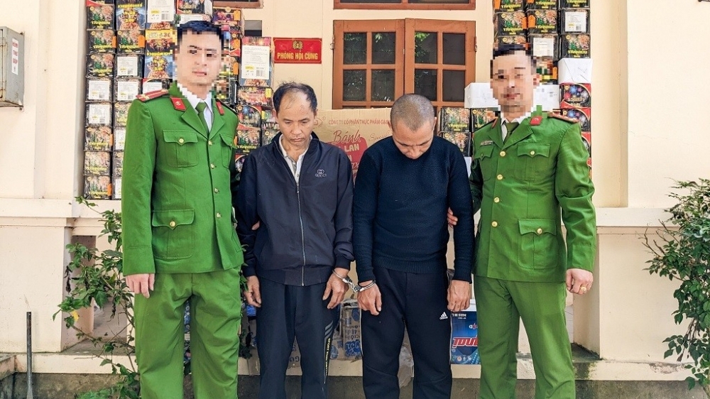 Nghệ An: Triệt phá đường dây mua bán pháo nổ, thu giữ gần 4 tạ pháo