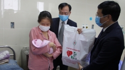 chu tich ubnd tinh vinh phuc tham chuc tet tai mot so benh vien