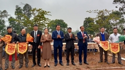 huyen yen lac vinh phuc khai hoi den bac cung