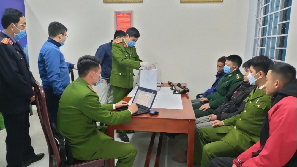 Nghệ An: Khởi tố 3 đối tượng phạm tội về ma tuý, thu giữ 12.000 viên ma tuý tổng hợp và 1 khẩu súng