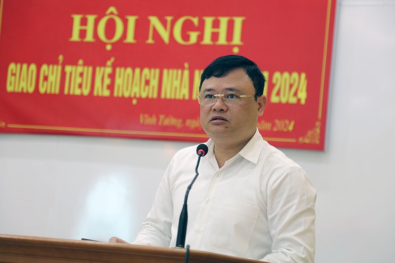 Đ/c Lê Nguyễn Thành Trung – Phó Bí thư Huyện ủy, Chủ tịch UBND huyện chủ trì hội nghị. 