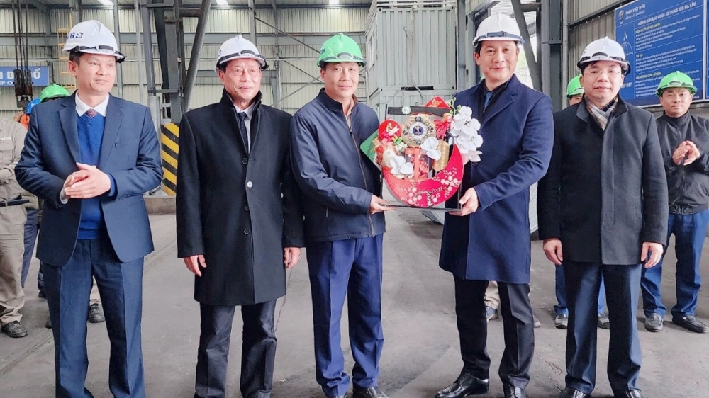 Công ty Cổ phần Tập đoàn sản xuất Thép Việt Đức chăm lo Tết cho người lao động