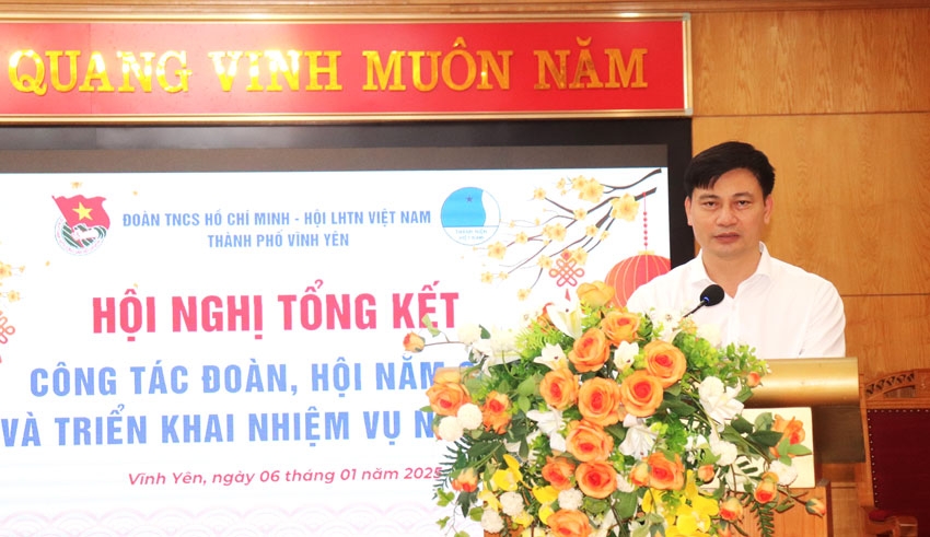 Đ.c Nguyễn Trung Hải - Ủy viên Ban Thường vụ Tỉnh ủy, Bí thư Thành ủy Vĩnh Yên phát biểu chỉ đạo hội nghị