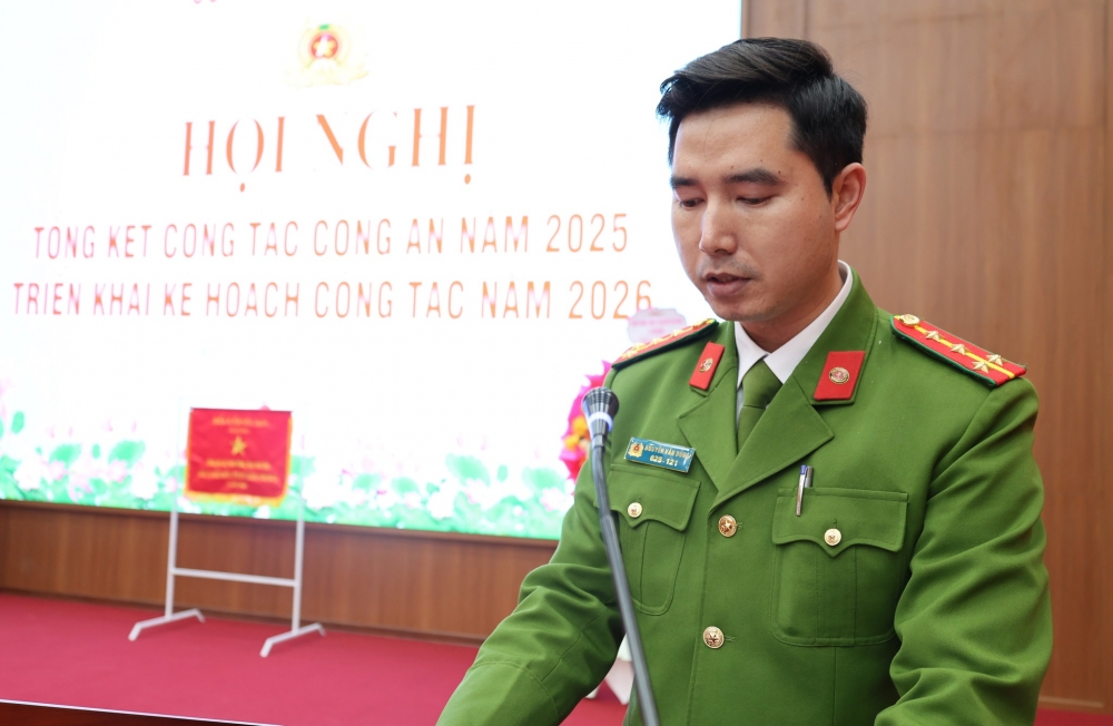 Các đồng chí Công an xã phát biểu tham luận tại hội nghị