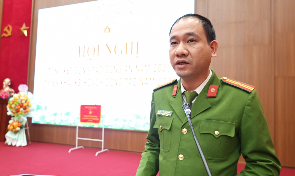 Công an xã Tam Hồng đẩy mạnh cải cách hành chính, chuyển đổi số