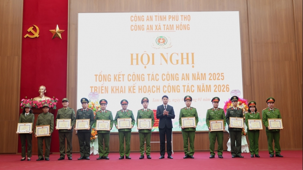 Công an xã Tam Hồng đẩy mạnh cải cách hành chính, chuyển đổi số