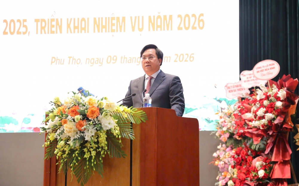 Phú Thọ: Trao Giấy chứng nhận đầu tư cho 2 dự án mở rộng, tạo đà thu hút đầu tư đầu năm 2026