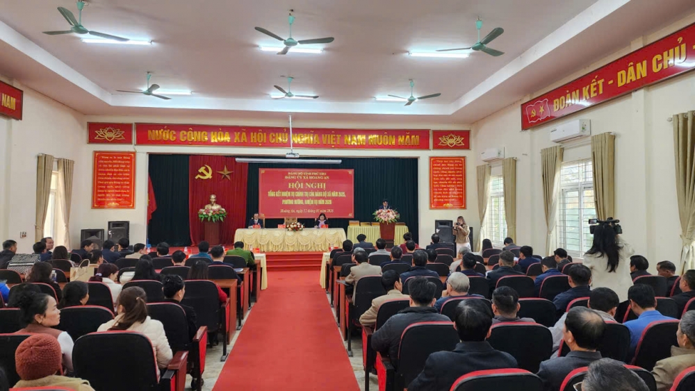 Toàn cảnh hội nghị.