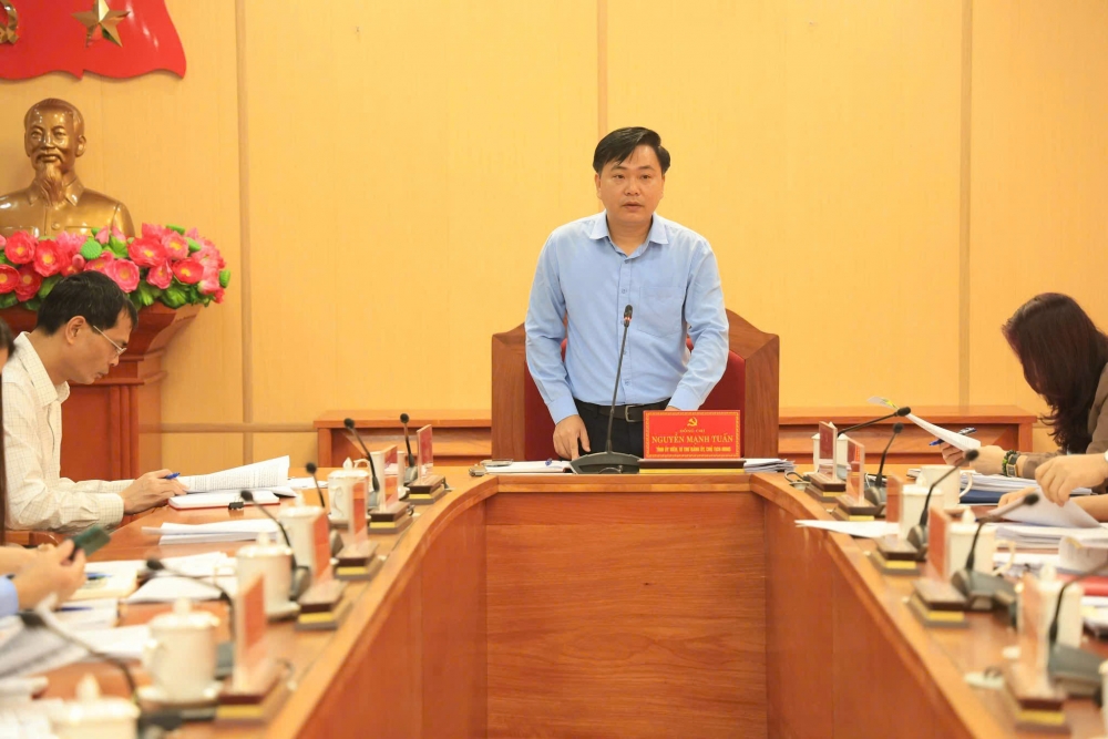 Bí thư Đảng ủy xã Tam Đảo Nguyễn Mạnh Tuấn chỉ đạo triển khai các nhiệm vụ trọng tâm nhằm thúc đẩy phát triển du lịch địa phương.