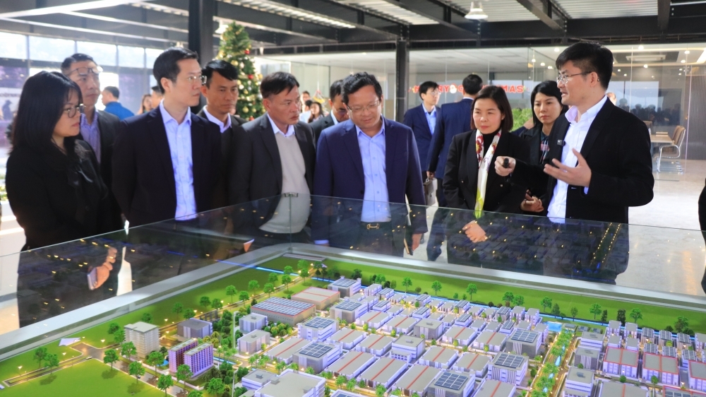 Đoàn công tác của Ban Chính sách, chiến lược Trung ương thăm và làm việc tại Tập đoàn CNCTech