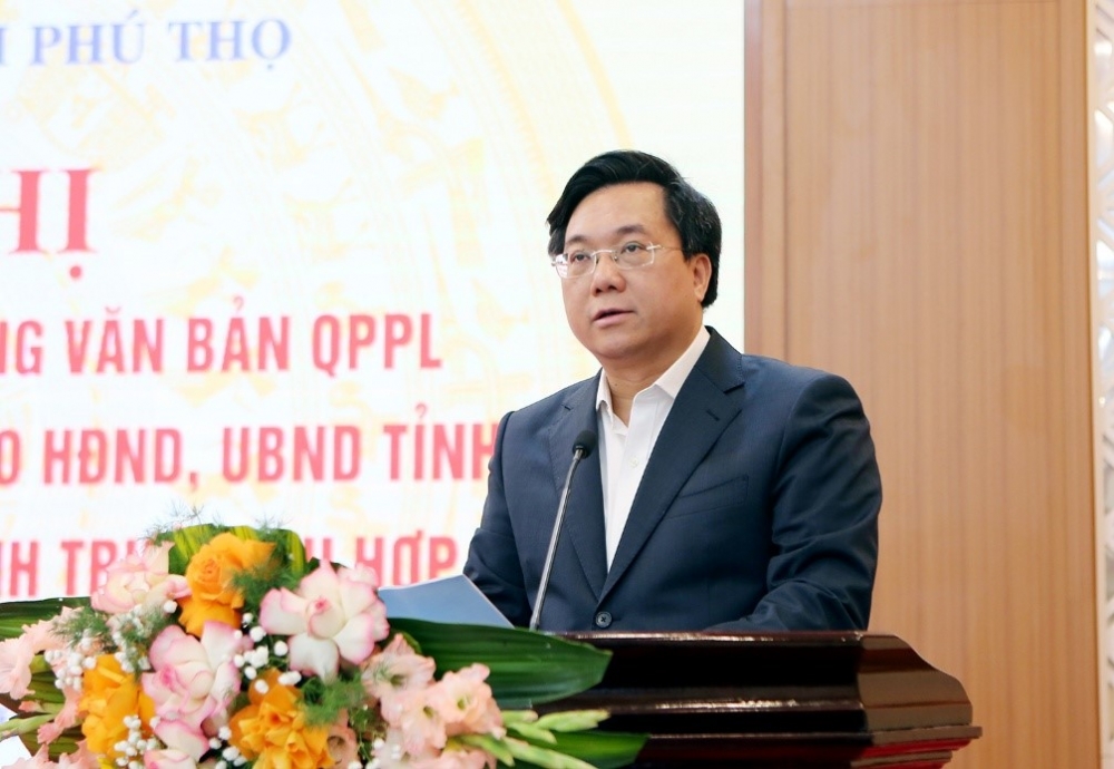 Chủ tịch UBND tỉnh Trần Duy Đông phát biểu chỉ đạo tại hội nghị