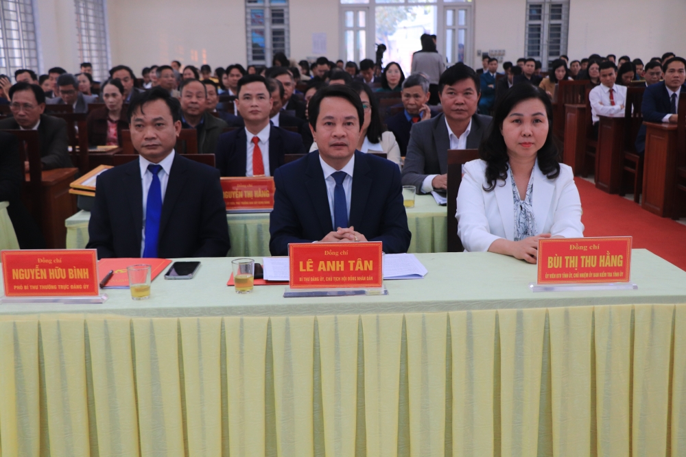 Hai cá nhân tiêu biểu xã Tề Lỗ nhận bằng khen của Thủ tướng Chính phủ