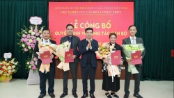 tap chi dien tu van hoa va phat trien co tan tong bien tap