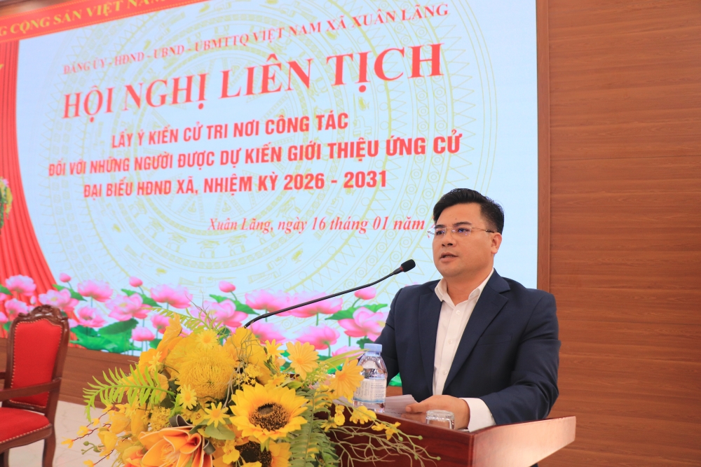 Đồng chí Phan Mạnh Hà, Phó Bí thư Thường trực Đảng ủy xã Xuân Lãng phát biểu