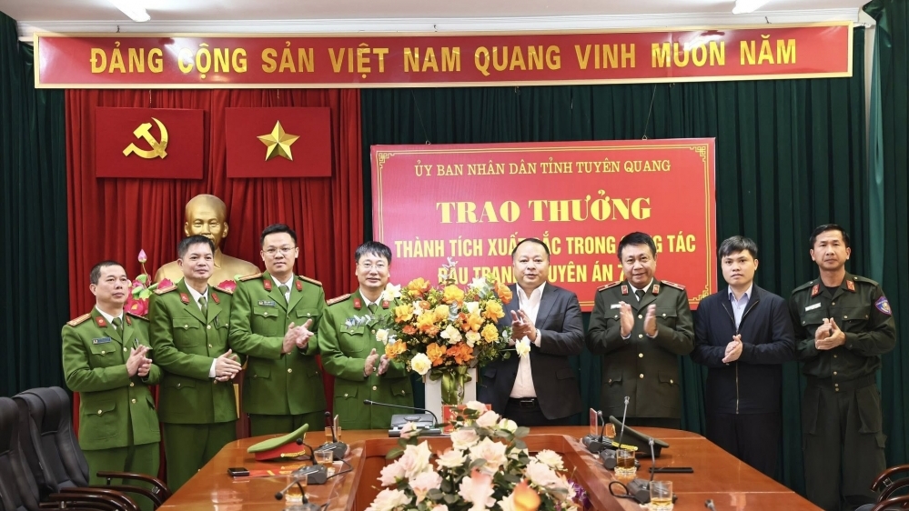 Tuyên Quang: Khen thưởng lực lượng Công an phá chuyên án lừa đảo xuyên quốc gia