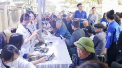 xa kieu phu to chuc kham suc khoe mien phi cho doi tuong chinh sach