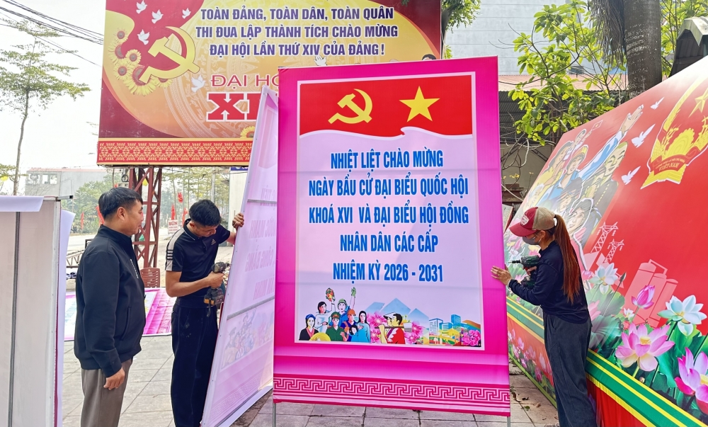 rung tâm Dịch vụ sự nghiệp công xã Hợp Lý lắp đặt pano, áp phích tuyên truyền về bầu cử đại biểu Quốc hội khóa XVI và đại biểu HĐND các cấp.