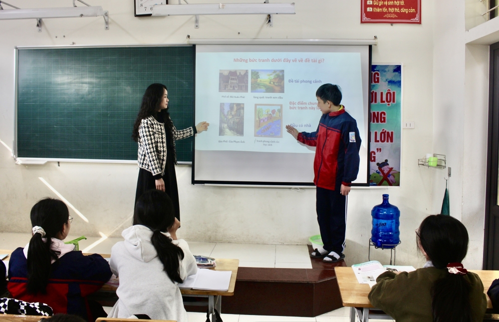 Việc đầu tư đồng bộ cơ sở vật chất, trang thiết bị đã tạo điều kiện để đội ngũ giáo viên Trường THCS Yên Lạc đổi mới phương pháp giảng dạy.