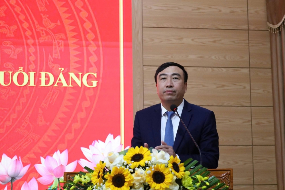 Xã Kiều Phú trao tặng Huy hiệu Đảng cho 46 đảng viên