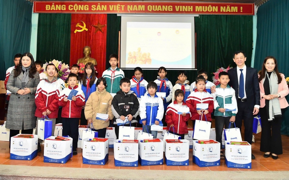 Đoàn công tác Bộ Y tế làm việc với ngành Y tế tỉnh Tuyên Quang