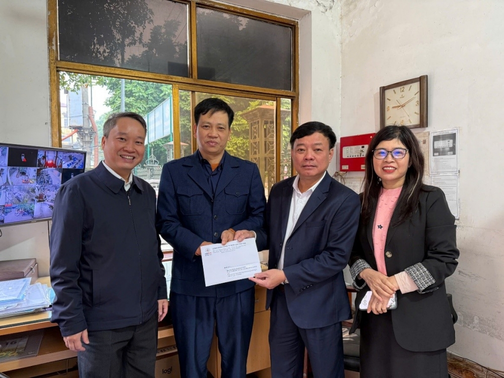 Công đoàn Công ty Điện lực Phú Thọ quan tâm, động viên người lao động Công đoàn Công ty Điện lực Phú Thọ quan tâm, động viên người lao động