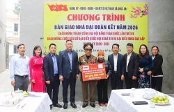 xa quoc oai trao nha dai doan ket cho gia dinh cuu chien binh co hoan canh dac biet kho khan