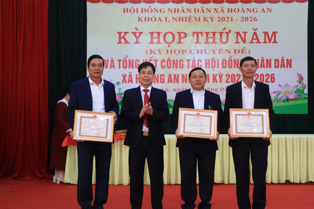 HĐND xã Hoàng An thông qua nhiều nghị quyết quan trọng, kiện toàn nhân sự UBND xã