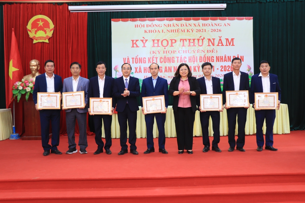 HĐND xã Hoàng An thông qua nhiều nghị quyết quan trọng, kiện toàn nhân sự UBND xã