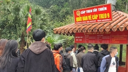 vinh phuc hang nghin nguoi do ve le hoi tay thien dau nam moi