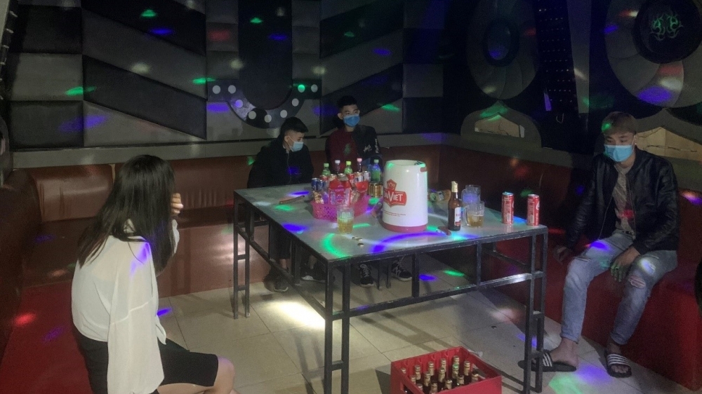Vĩnh Phúc: Xử phạt quán Karaoke mở cửa tiếp khách bất chấp quy định phòng chống dịch COVID-19