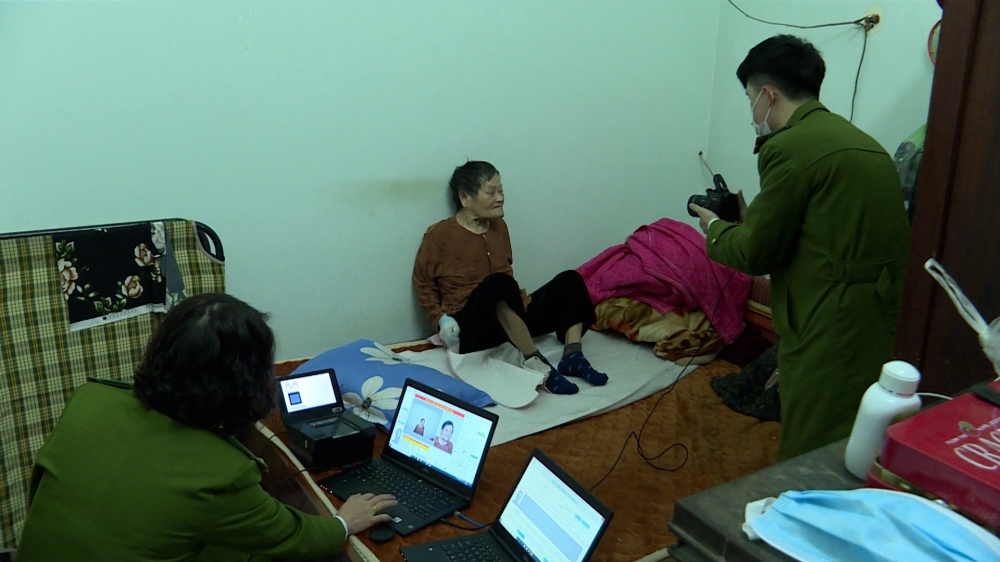 Vĩnh Yên: Cấp căn cước công dân lưu động tại nhà cho người già yếu, bệnh tật