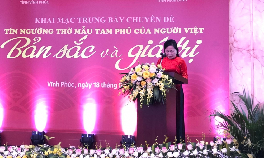 Bà Trần Thị Minh Lợi - Phó Giám đốc Sở Văn hoá, Thể thao và Du lịch Vĩnh Phúc phát biểu tại trưng bày